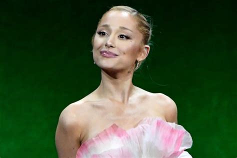 peitos grandes video|Ariana Grande Explains Voice Change Following Viral Video.